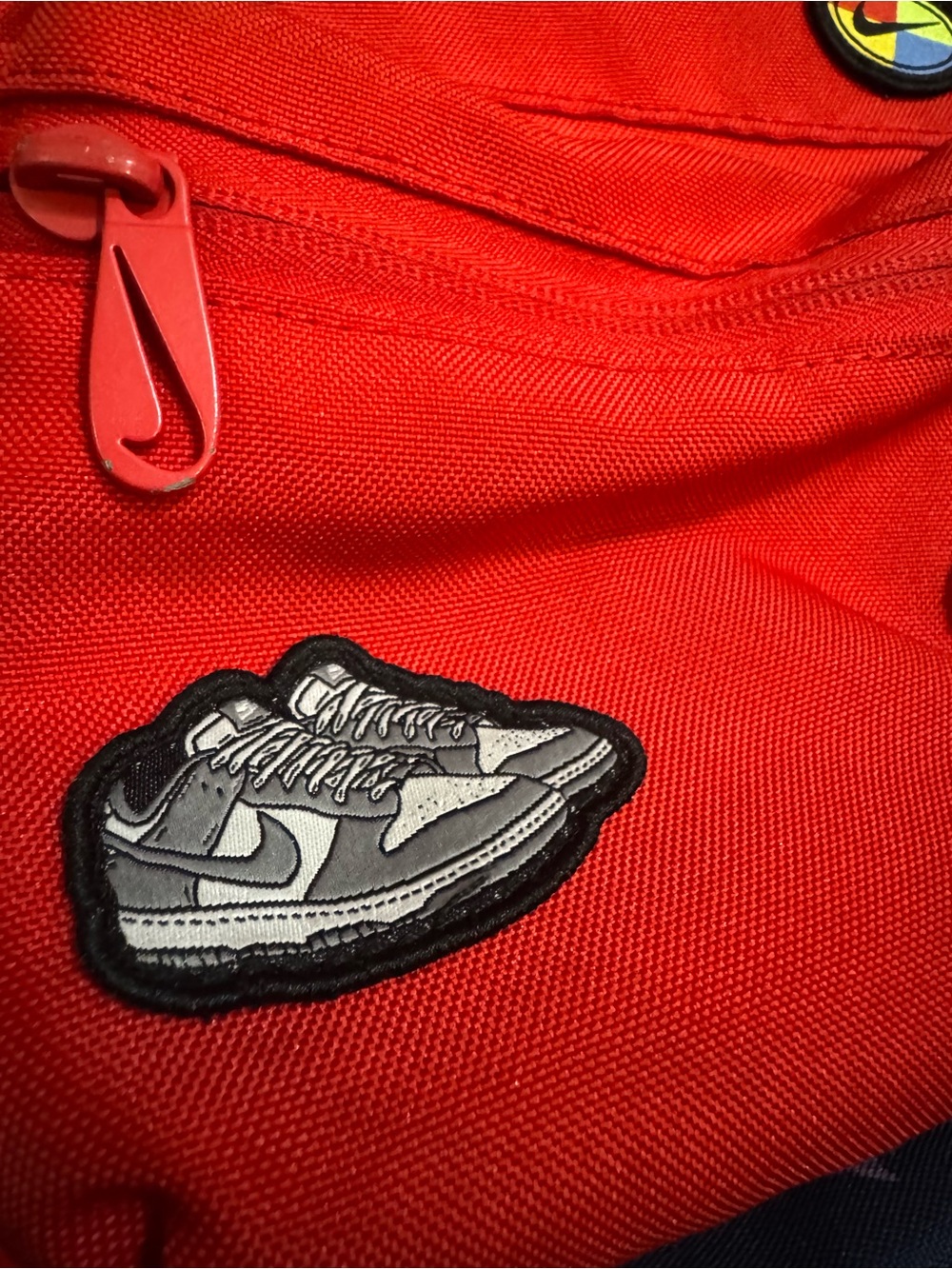 Bundle (2) NIKE Insulated Lunch Totes - Picture 7 of 11